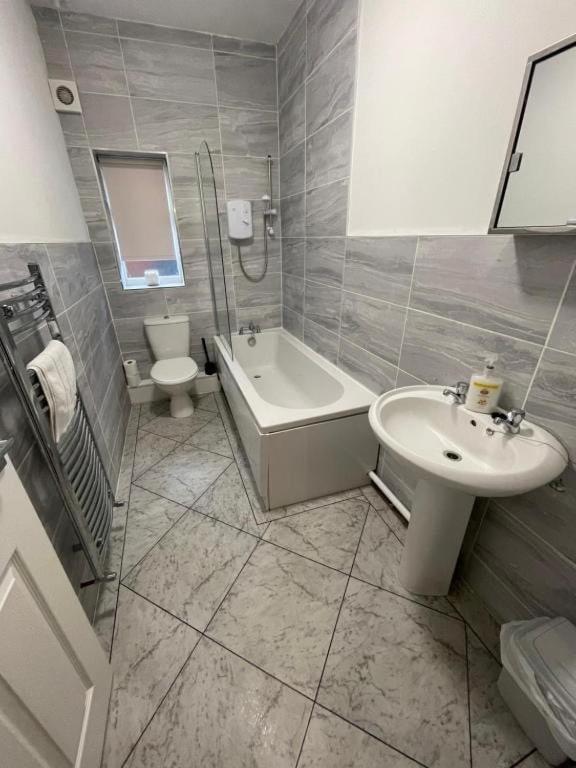 Two Bedroom House Free Parking Liverpool Exterior foto